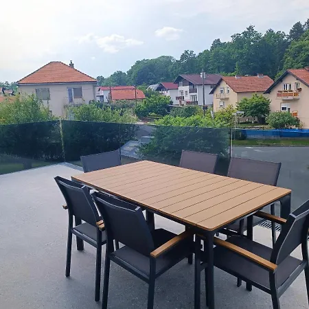 アパート Apartma Frigo