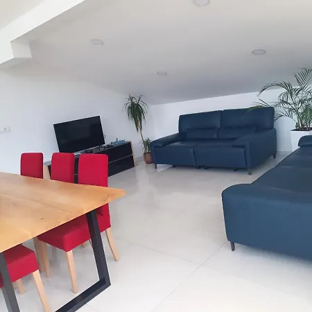 Luxury Family With Terrace Frigo