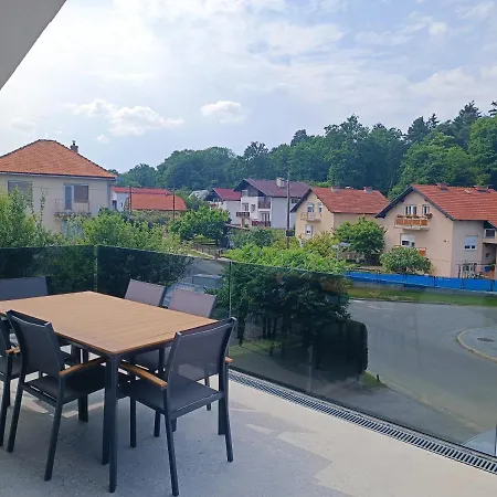 Luxury Family With Terrace Frigo