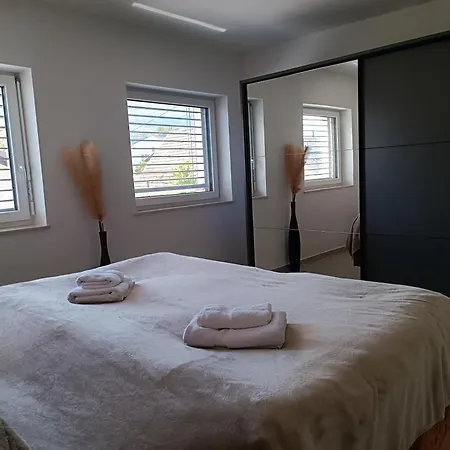 Apartma Frigo アパート *