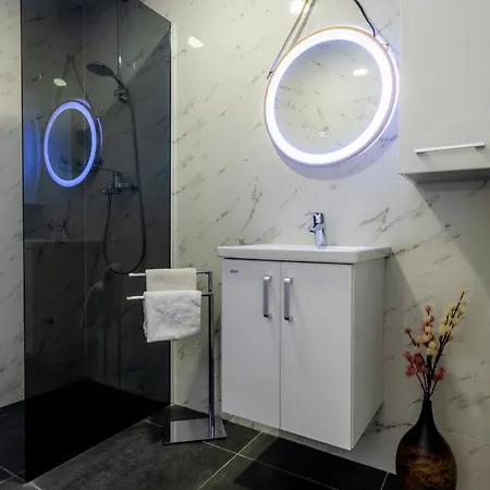 Luxury Family With Terrace Frigo Apartment