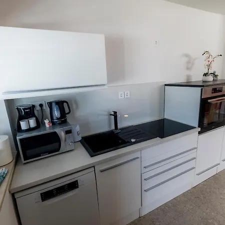 Apartma Luxury Family With Terrace Frigo *