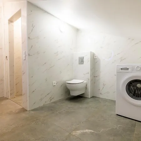 Luxury Family With Terrace Frigo Apartma