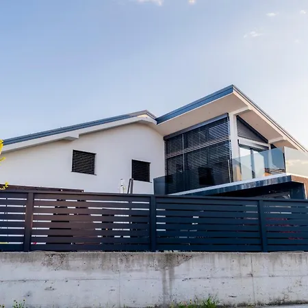 Apartma Luxury Family With Terrace Frigo