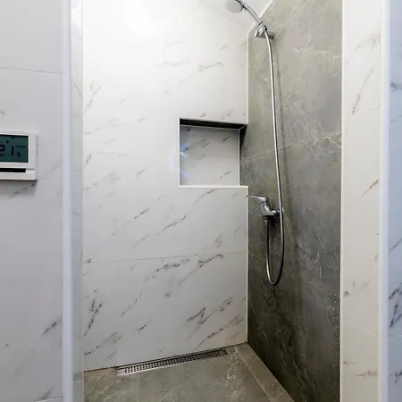 Luxury Family With Terrace Frigo Apartma *